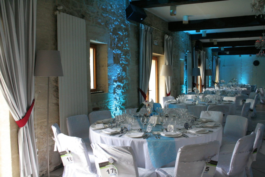 Animation du mariage Anne-Flore et Antoine au domaine de Valmont par dj yan's de bordeaux.
Crédit photo : Jean-Christophe LESIEUR