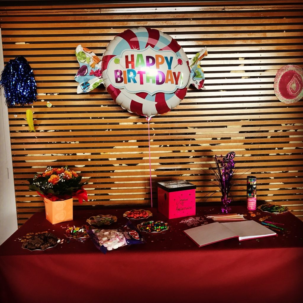 Animation d'anniversaire pour les 18 ans de Émilie à Listrac Médoc. Animation sons et lumières par DJ YAN'S 